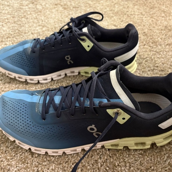 On Running Men's Shoes - Navy and Light Blue - Picture 2 of 6